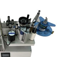 Machine d'étiquetage verticale semi-automatique électrique pour bouteilles de boissons carrées et plates