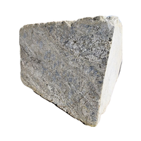 Grand bloc de pierre de granit brut noir d'Inde avec solution de projet complète, conception personnalisée, support technique en ligne