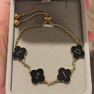 Pulsera UWIN de Acero Inoxidable con Diseño de Trébol de 4 Hojas y Patrón de Mármol, Chapado en Oro PVD para Mujer - Product Image 5