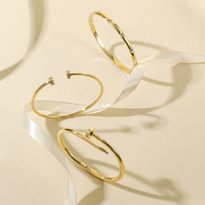 Bracciale rigido regolabile con bottone lucido dorato - Product Image 6