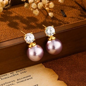 Boucles d'oreilles tendance en cuivre plaqué or avec zircon français et perles, style géométrique, parfaites pour les femmes, cadeau de luxe - Product Image 4