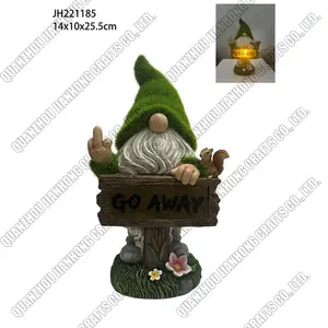 Patung Gnome taman, patung Gnome lucu dengan matahari selamat datang untuk teras halaman rumput