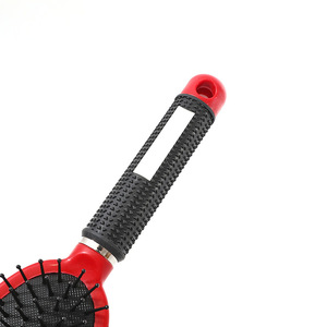Brosse à cheveux ovale avec coussin de massage, poignée antidérapante pour coiffer et lisser les cheveux, design rouge et noir - Product Image 4