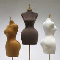 Maniquí de terciopelo de talla grande con forma de medio cuerpo, nuevo estilo, para exhibición de ropa femenina en escaparates de tiendas minoristas