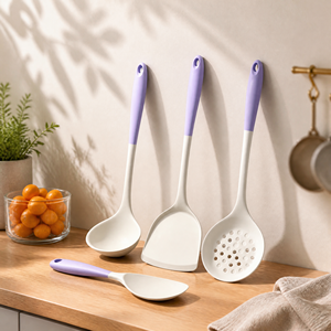 Ustensiles de cuisine en silicone avec noyau en nylon, outils de cuisson antiadhésifs résistants à la chaleur de qualité alimentaire pour la cuisine à domicile, la friture et les soupes - Product Image 1