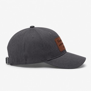 Gorra de Béisbol Ajustable de 6 Paneles con Parche de Cuero Sintético y Logotipo Personalizado T&L, Impermeable, de Alto Rendimiento, Moderna y Curvada - Product Image 3