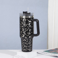 Gobelets léopard holographiques 40oz Gravure laser Tasses holographiques Tasses à café léopard en gros en vrac avec poignée et paille
