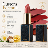 Rouge à lèvres de luxe en cuir personnalisé avec logo, finition mate velours, tube carré à bordure dorée, végétalien, maquillage OEM