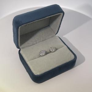 Boucles d'oreilles pour femmes Tianyu Gems, style vintage classique, boucles d'oreilles clous en forme de flocon de neige en zircon cubique blanc plaqué or sur la base en laiton - Product Image 5