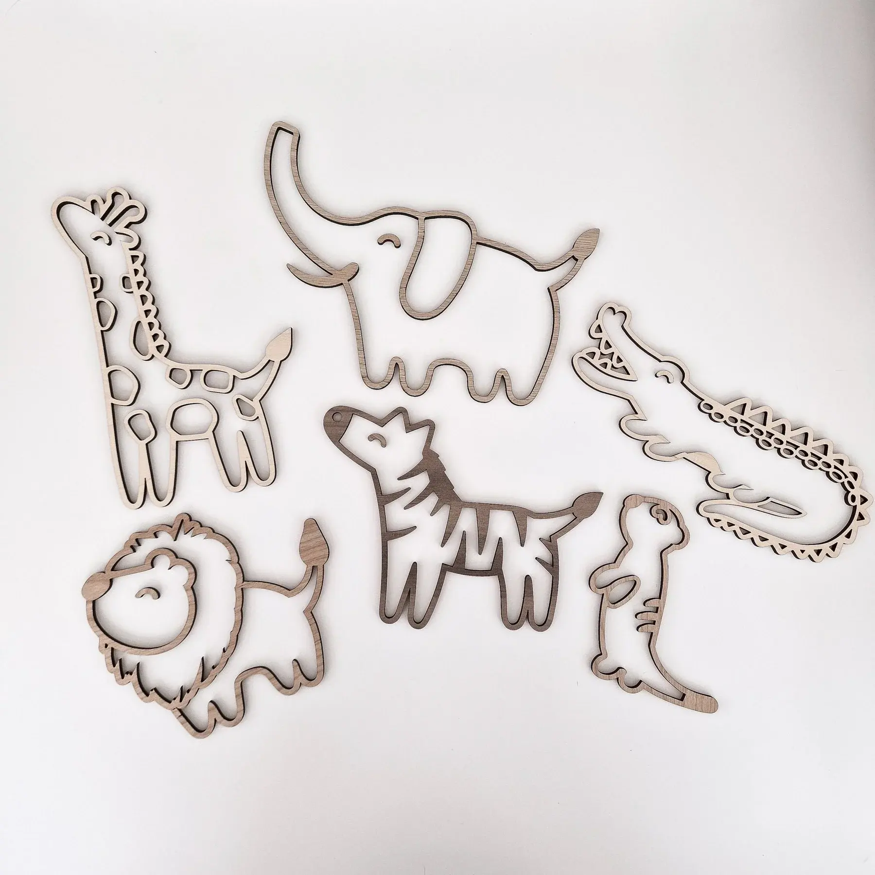 Pafu Conjunto de 6 peças de arte de parede safari de madeira leão girafa elefante sinal decoração de quarto de bebê para casa presentes infantis