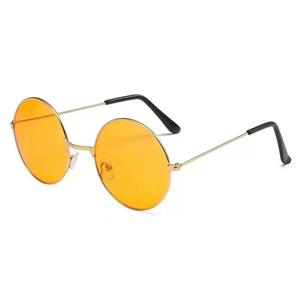 Gafas de Sol Suki Personalizadas con Montura Completa Redonda, Polarizadas, Ligeras, Cómodas, con Protección UV400, en Dorado/Morado para Hombre y Mujer - Product Image 2