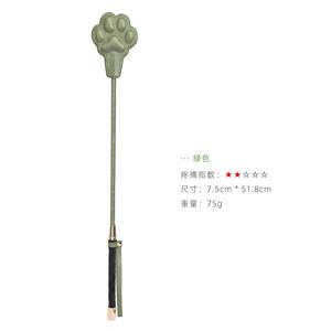 Accessoires SM en cuir satiné en forme de patte de chat pour le plaisir de claquant les mains, des articles amusants pour frapper les fesses et des jeux coquins pour femmes - Product Image 4
