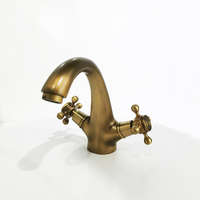 Mélangeur d'eau chaude et froide, robinets de lavabo antiques à Double poignées de salle de bains au Design classique