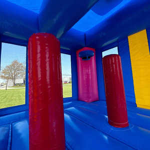 Château gonflable coloré avec fenêtres en filet - Château gonflable de qualité commerciale pour enfants - Product Image 4