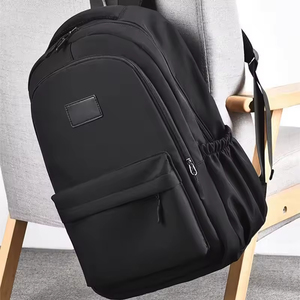 <span class=keywords><strong>Mochila</strong></span> Técnica Impermeable Minimalista - Bolsa Premium para Portátil de Negocios con Puerto de Carga USB y Materiales Sostenibles con Certificación REACH - Product Image 2
