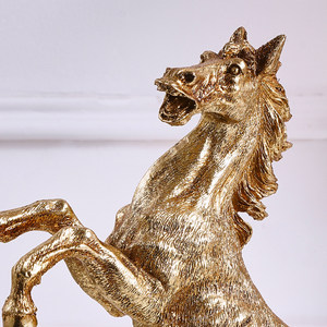 Estatua de Caballo de Resina Personalizada, Estilo Vintage Dorado, Escultura de Caballo Majestuoso para Decoración del Hogar u Oficina, Elegante Figura de Caballo Dorado - Product Image 3