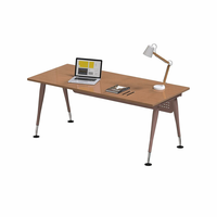 Bureau en acier chromé avec revêtement en poudre, durable, écologique, réglable, poste de travail industriel, finition métallique élégante pour le bureau