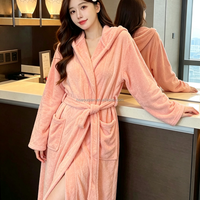 Robe de nuit en flanelle épaisse pour l'hiver, sensation haut de gamme, couleur unie, légère et chaude, pyjama doux, peignoir pour femmes