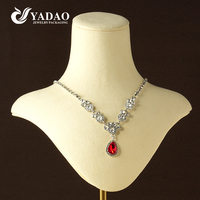 YADAO Présentoir de Luxe en Microfibre pour Bijoux, Modèle Buste avec Support Métallique en T pour Boucles d'Oreilles, Bagues et Pendentifs