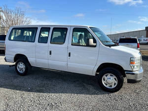 <span class=keywords><strong>Ford</strong></span> E-Series E-350 SD XLT 3 porte <span class=keywords><strong>Van</strong></span> del <span class=keywords><strong>2013</strong></span> usato, sedili in pelle, guida a sinistra, Euro III, tetto apribile, fari a LED, telecamera posteriore, 8 airbag - Product Image 4