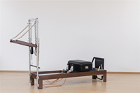 Máquina de Pilates Profesional Personalizable de Madera Sólida, Reformer Clásico de Nogal con Torre