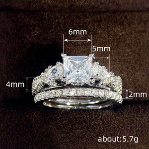 Elegante set di anelli quadrati a quattro punte per donna, regalo di compleanno, gioielli alla moda - Product Image 4