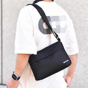 Msvort Sac à bandoulière horizontal pour homme, grande capacité, léger, en tissu Oxford, pour un usage quotidien, noir uni - Product Image 2