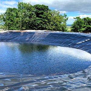 Promotion : Géomembrane d'étanchéité écologique en résine HDPE, PVC, LLDPE, EVA de 1 mm pour bassins de récupération des eaux de pluie, étangs agricoles et réservoirs - Product Image 1