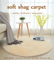 Couverture en polyester moelleuse de couleur unie, tapis shaggy antidérapant avec design arrondi, couverture douce et duveteuse pour le salon