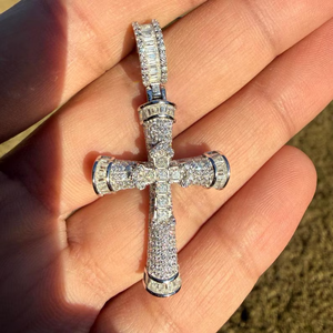 Pendentif unisexe élégant plaqué or avec décoration inspirée des diamants pour les événements de mode et les tenues décontractées - Product Image 2