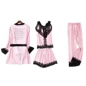 Conjunto de cuatro piezas de lencería <span class=keywords><strong>Victoria</strong></span> Ice Silk de poliéster para mujer, con encaje a rayas y manga larga, estilo bata. - Product Image 5