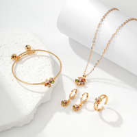 Joyería Infantil Hipoalergénica de Latón Esmaltado Floral con Circonita Cúbica en Oro Champán