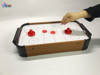 Jeu de fête Jeu de table en bois Jeu de société de hockey sur air de bureau Fonctionné avec 2 rondelles et poussoirs Parfait pour l'intérieur et l'extérieur