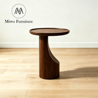 Table console décorative en bois rond de style nordique en noyer, table d'appoint moderne pour salon, table basse d'angle pour canapé, table de café professionnelle