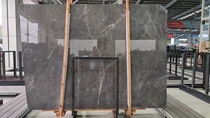 Dalles de marbre gris foncé en pierre naturelle en gros provenant du port de Xiamen en Chine pour les projets de sol et de mur d'hôtels et d'appartements - Product Image 3
