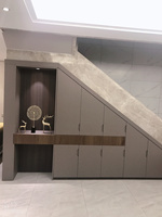 Meuble d'escalier modulaire en bois, design traditionnel personnalisé, armoire de rangement sous escalier pour appartement et salon