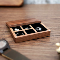 Boîte à bijoux en noyer gravée au laser avec couvercle magnétique avec logo de mariage 3-5 fentes et présentoir en bois à double anneau