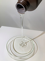 <span class=keywords><strong>Vernis</strong></span> polyimide <span class=keywords><strong>incolore</strong></span> à indice de jaunissement faible Huake 4C, température de transition du verre >25Kgf/mm2, résistance à la traction 3.6, 15% de matière solide - Product Image 2