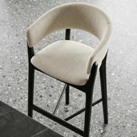 Tabouret de bar commercial de style nordique en bois massif à dossier haut avec accoudoirs et repose-pieds - Chaise de salle à manger d'hôtel au design minimaliste