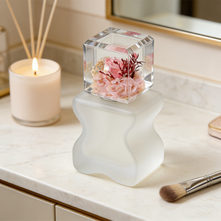DECORTE 女性用香水 フラワーキャップ 液体包装用の耐久性のあるトレンディな花の形をした香水ボトルの蓋