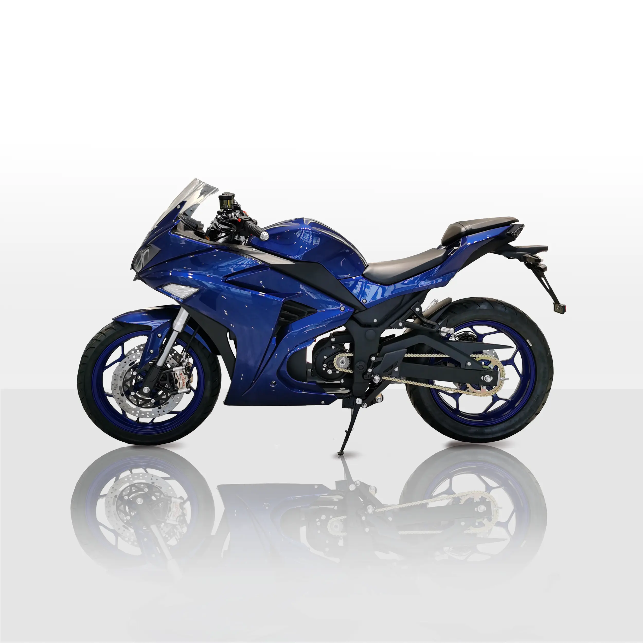 دراجة نارية كهربائية من Fast-Class بمحرك سلسلة قوي يعمل بمحرك متوسط بقوة 4000 واط مزودة ببطارية ليثيوم بقوة 72 فولت