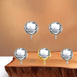 Clous de lèvre en titane avec sertissage en forme de boule de cristal pour accessoires de piercing - Product Image 2