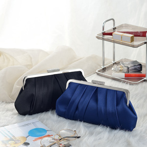 Sac à bandoulière plissé en satin écologique en cuir véritable pour femme, petit sac de soirée carré élégant pour le dropshipping - Product Image 2