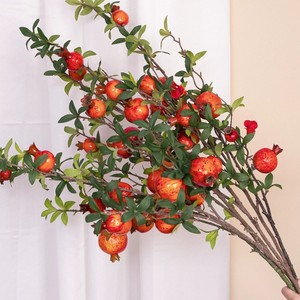 Branches de fruits de grenade artificiels en plastique pour la décoration de la table du salon, de l'entrée et des fêtes - Product Image 1