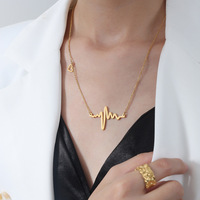 Collier à pendentif personnalisé motif de battement de cœur Nouveau design Fête de vacances Collier à pendentif amour battant en or