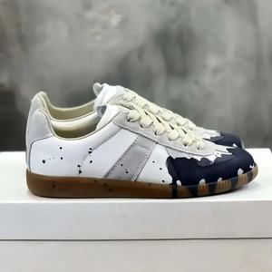 Chaussures de marche décontractées personnalisées MM6 Pigment Graffiti pour femmes, légères, respirantes, luxueuses, tendance, en cuir véritable, absorbant les chocs - Product Image 5