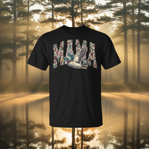 Camiseta de camuflaje retro para caza de patos Mallard Hunting Mama - Product Image 3