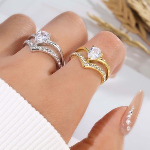 แหวนสแตนเลสสตีลประดับเซอร์โคเนียสองสีเคลือบทอง 18K สองชั้น ดีไซน์หรูหรา ทันสมัย เหมาะสำหรับใส่ทุกวัน - Product Image 5