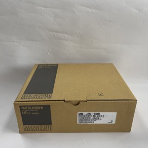 เครื่องขยายสัญญาณเซอร์โว AC รุ่น MR-J2S-100B - Product Image 1