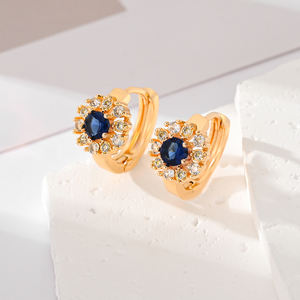 2025ใหม่คุณภาพสูงประณีตแฟชั่นพืชห่วงดอกไม้ชุบทอง18K ต่างหูเพทายสีทองเหลืองเครื่องประดับผู้หญิงทันสมัย - Product Image 6